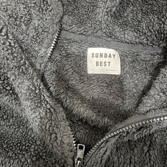 Aritzia Sunday Best Cropped Fleece Jacket - Picture 2 of 3